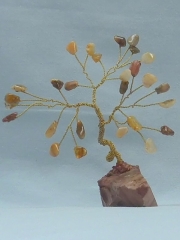 Kleiner Bonsai (± 8 cm) mit Howlith